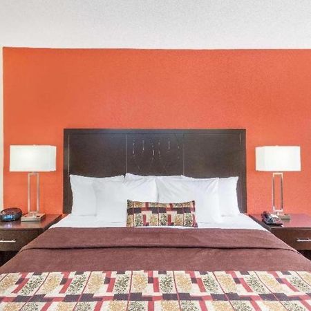 Days Inn By Wyndham Rayville Экстерьер фото